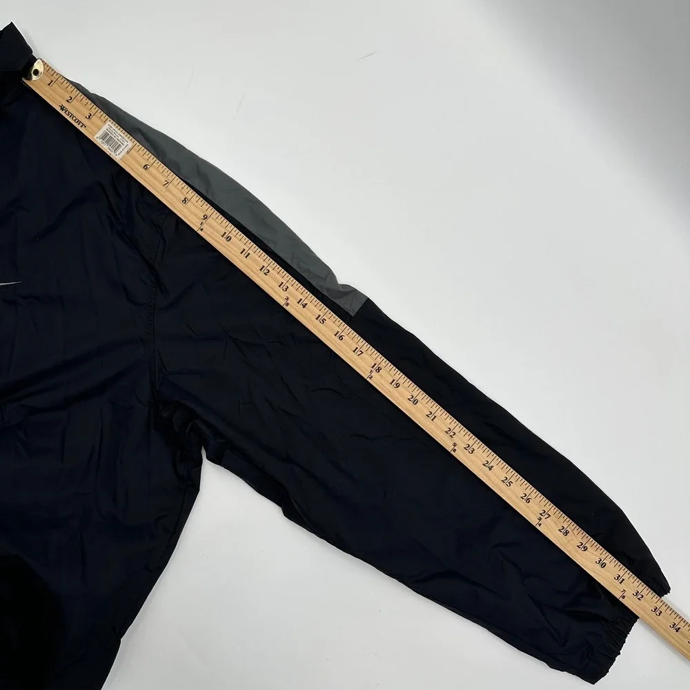Nike part zipper